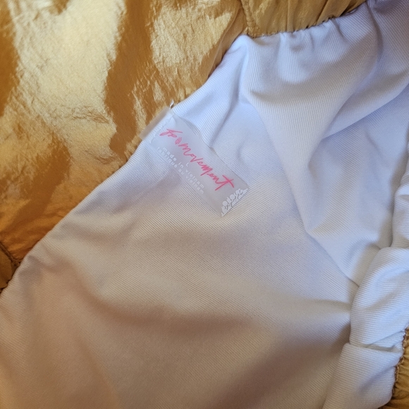 FP Movement by Free People shorts gold L - Picture 6 of 8